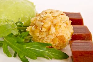 Avocadomousse, gelei van tamari en bonbon van Faux Gras de Gaia