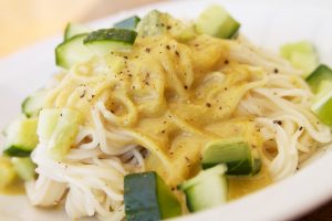 Noedels met 1001 kruidensaus