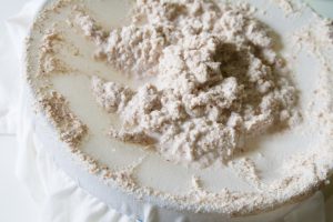 Pulp van zelfgemaakte notenmelk