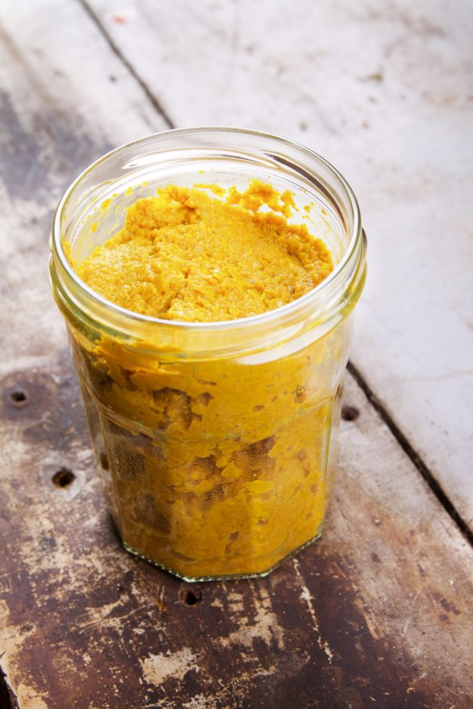 Zelfgemaakte currypasta