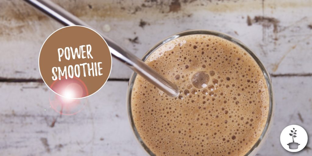 power smoothie met banaan, maca, chia, amandelmelk, koffie